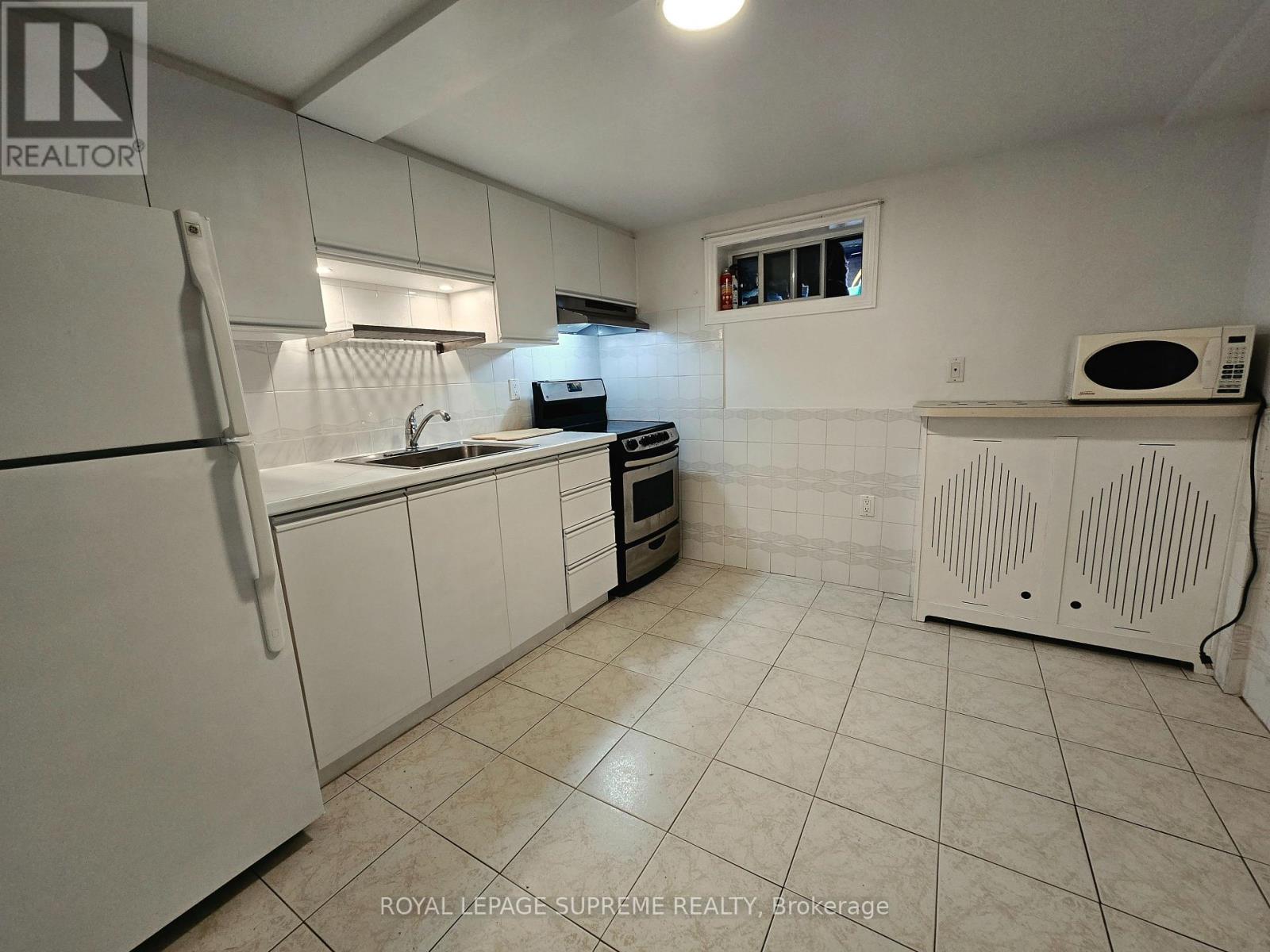 Basement - 20 Edna Avenue, Toronto, Ontario  M6P 1B8 - Photo 14 - W13611772