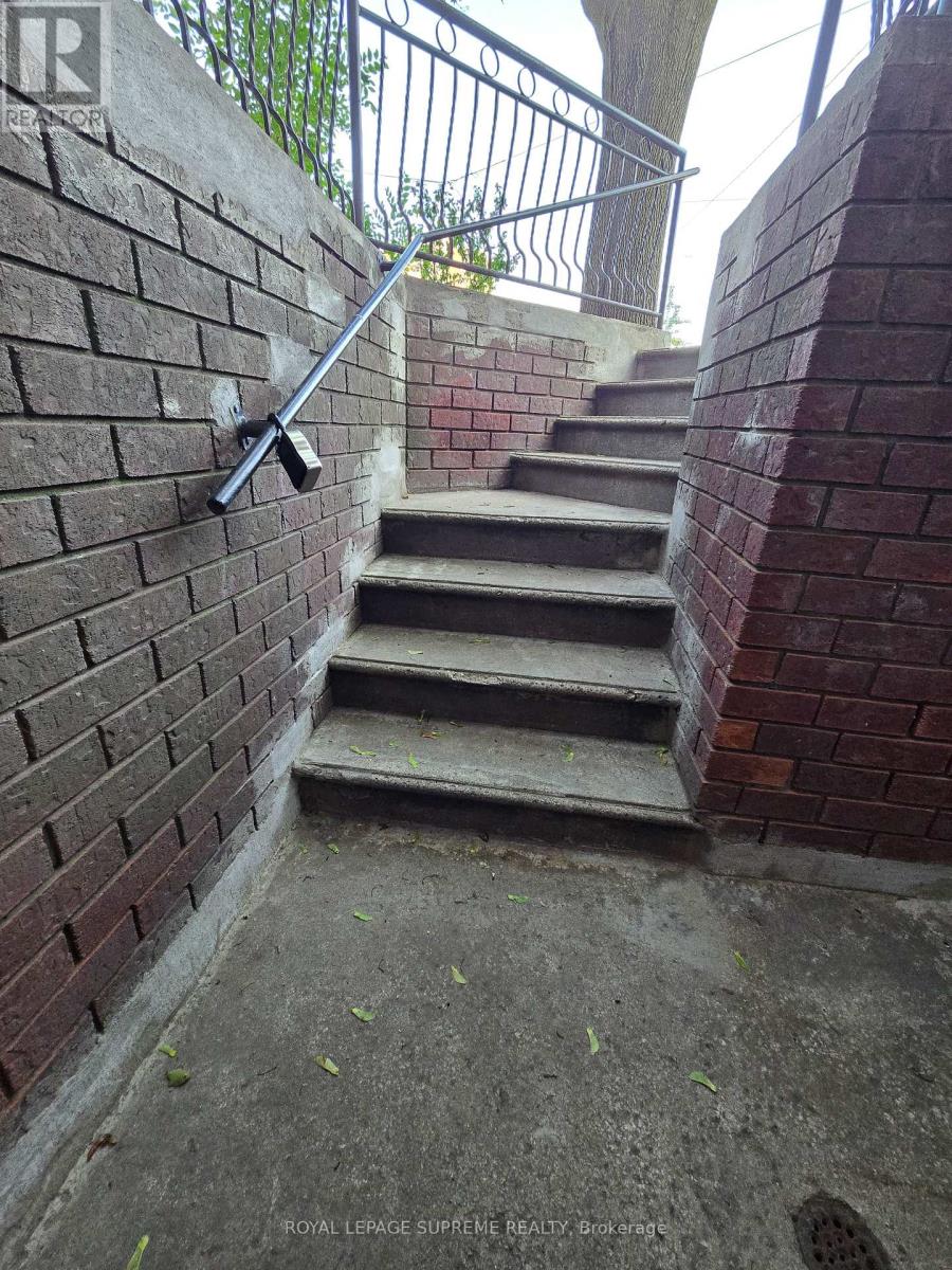Basement - 20 Edna Avenue, Toronto, Ontario  M6P 1B8 - Photo 26 - W13611772