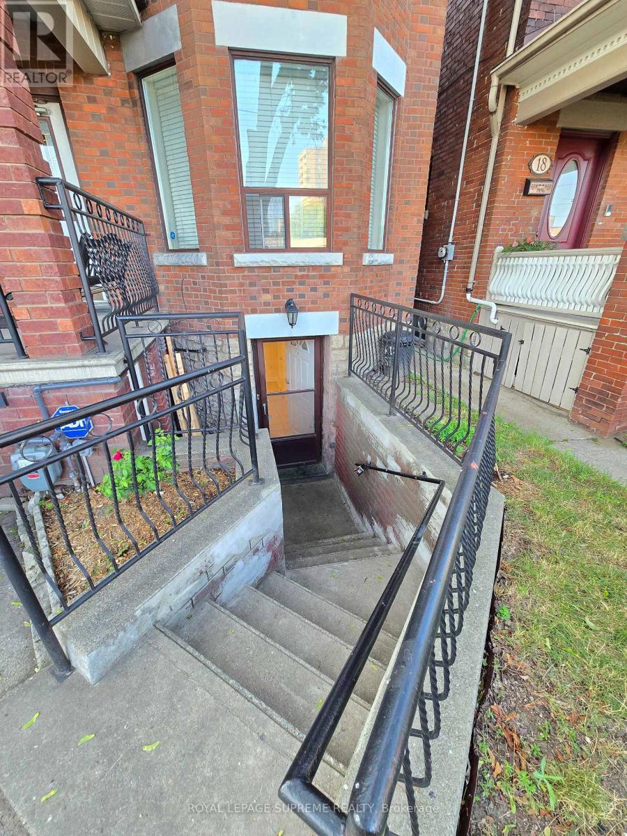 Basement - 20 Edna Avenue, Toronto, Ontario  M6P 1B8 - Photo 27 - W13611772