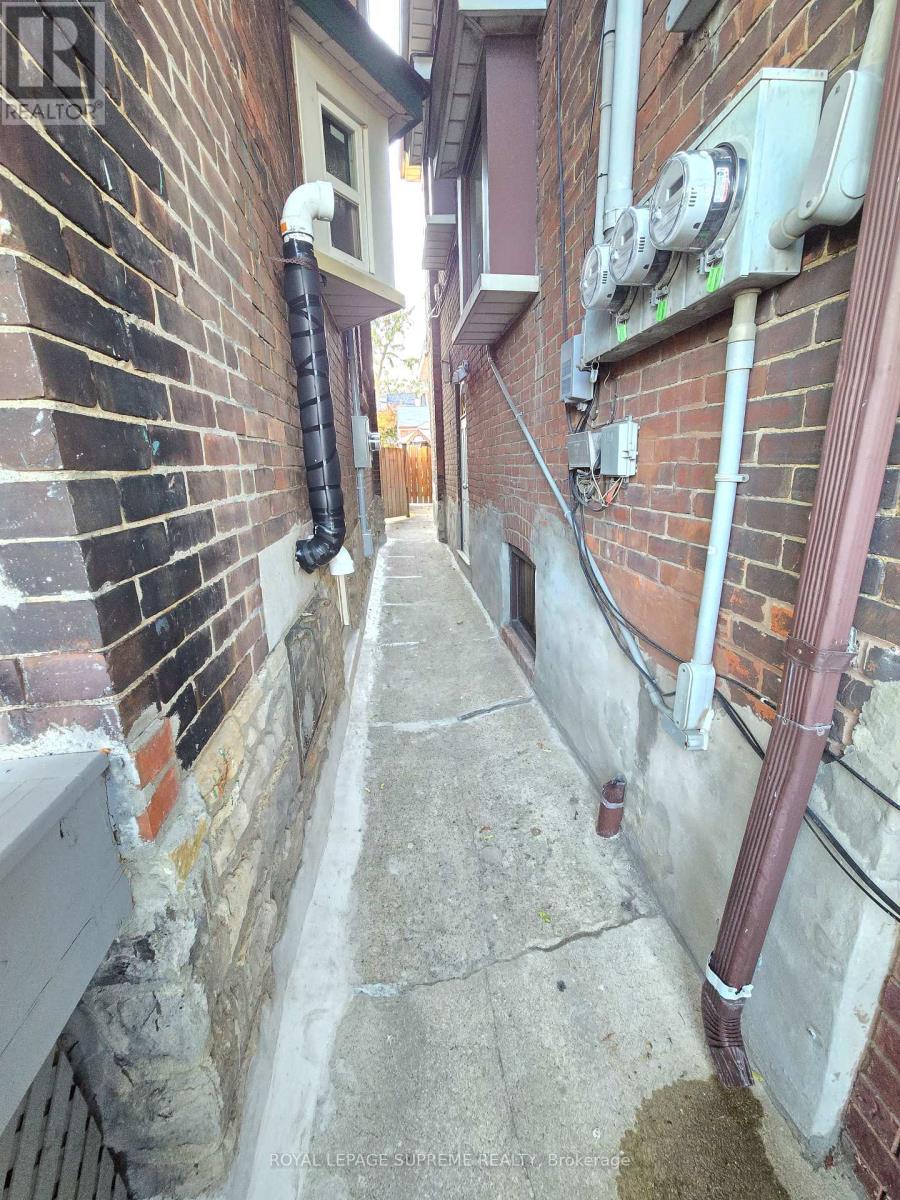 Basement - 20 Edna Avenue, Toronto, Ontario  M6P 1B8 - Photo 28 - W13611772