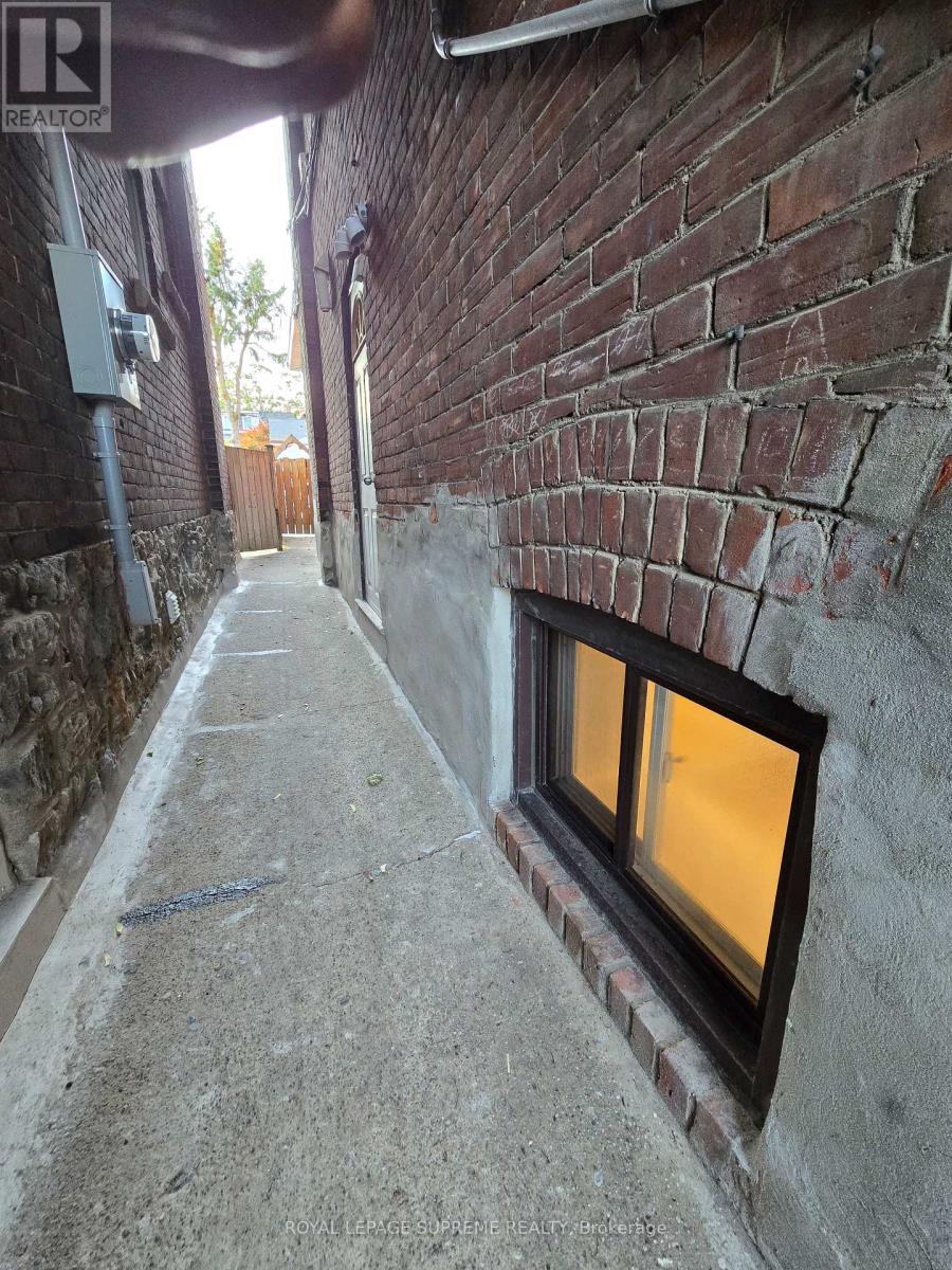 Basement - 20 Edna Avenue, Toronto, Ontario  M6P 1B8 - Photo 29 - W13611772