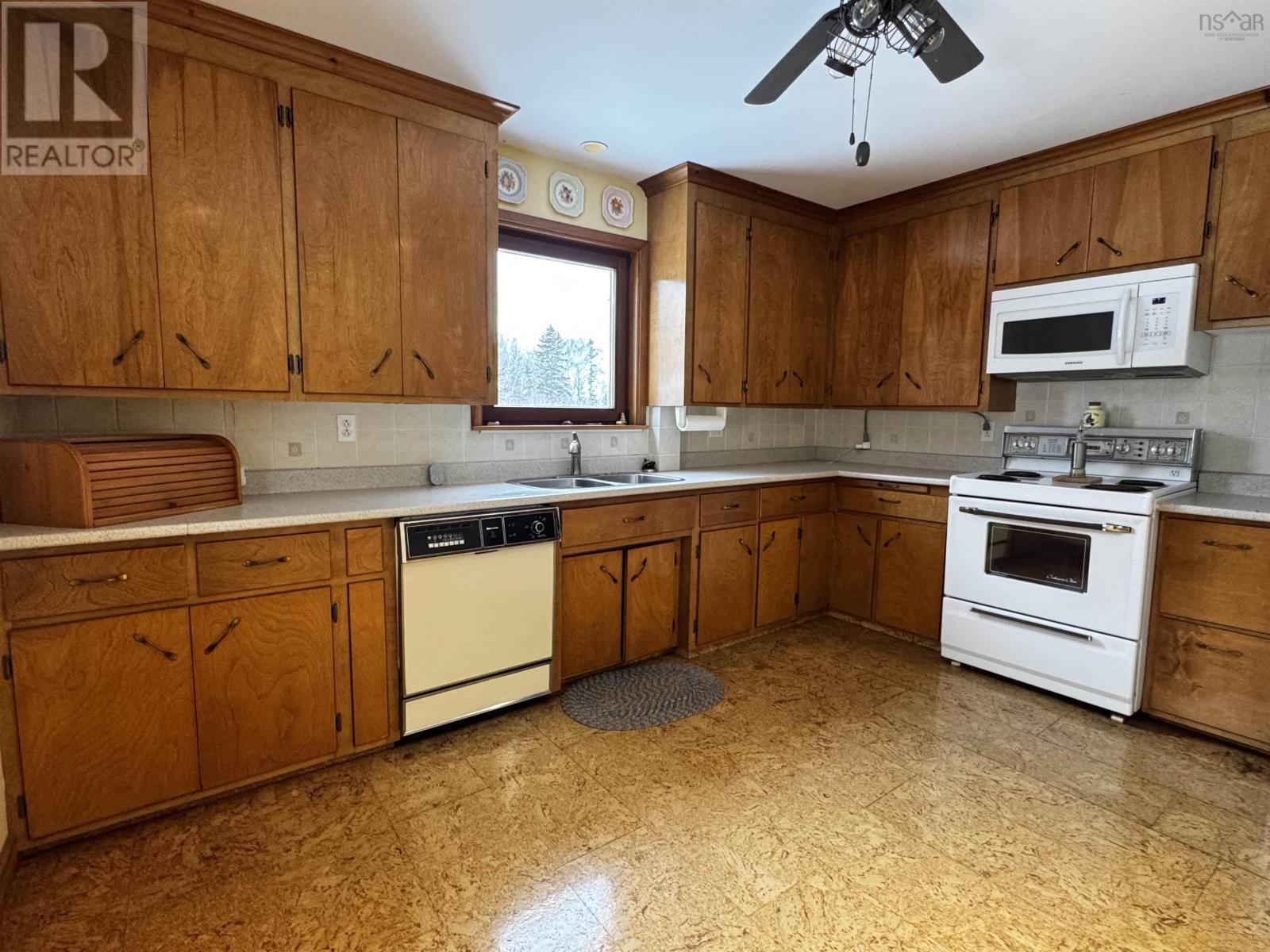 7903 East Bay Highway, Big Pond Centre, Nova Scotia  B1J 1Z3 - Photo 15 - 202614416