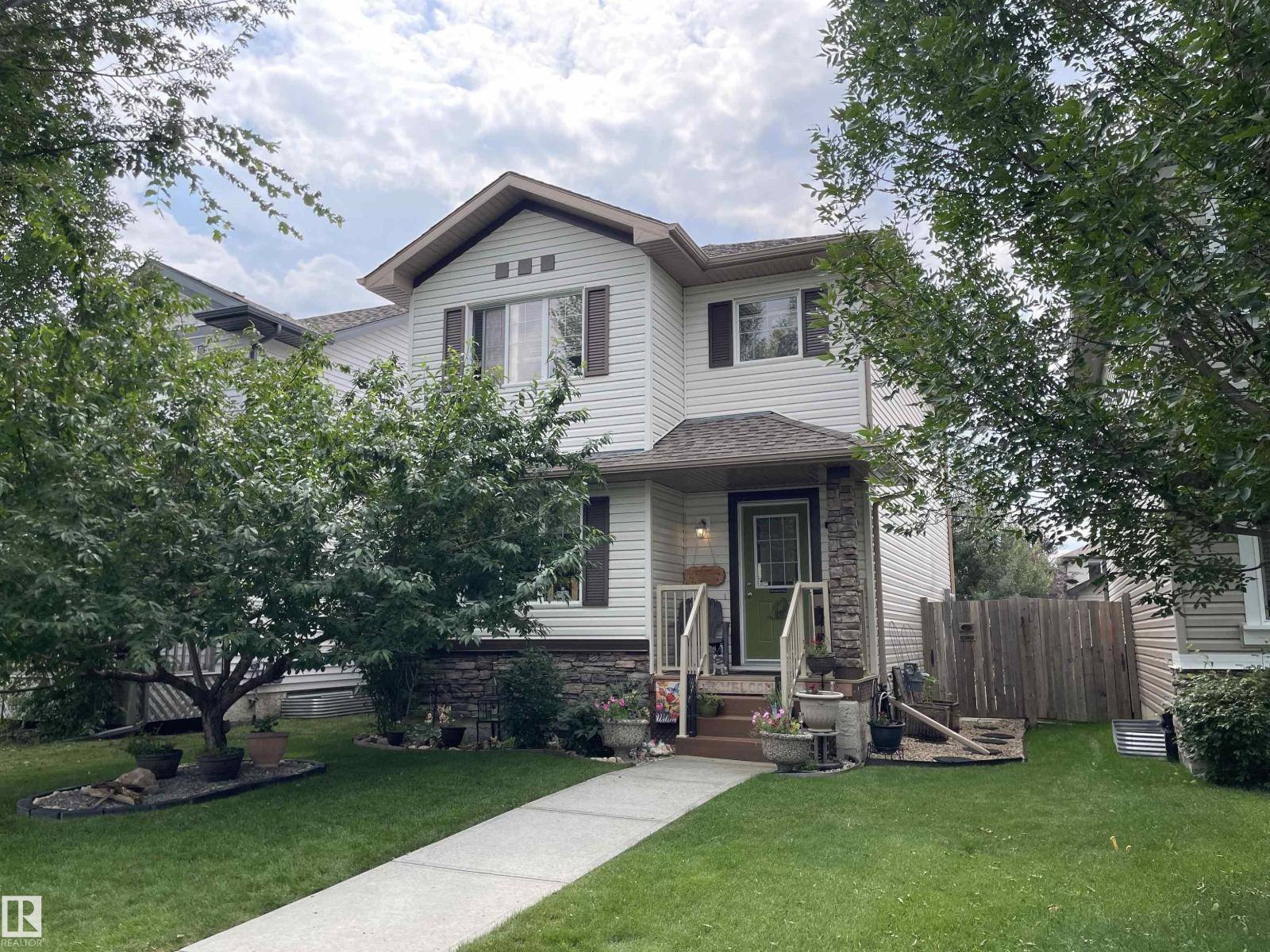 9815 104 AV, Morinville, Alberta