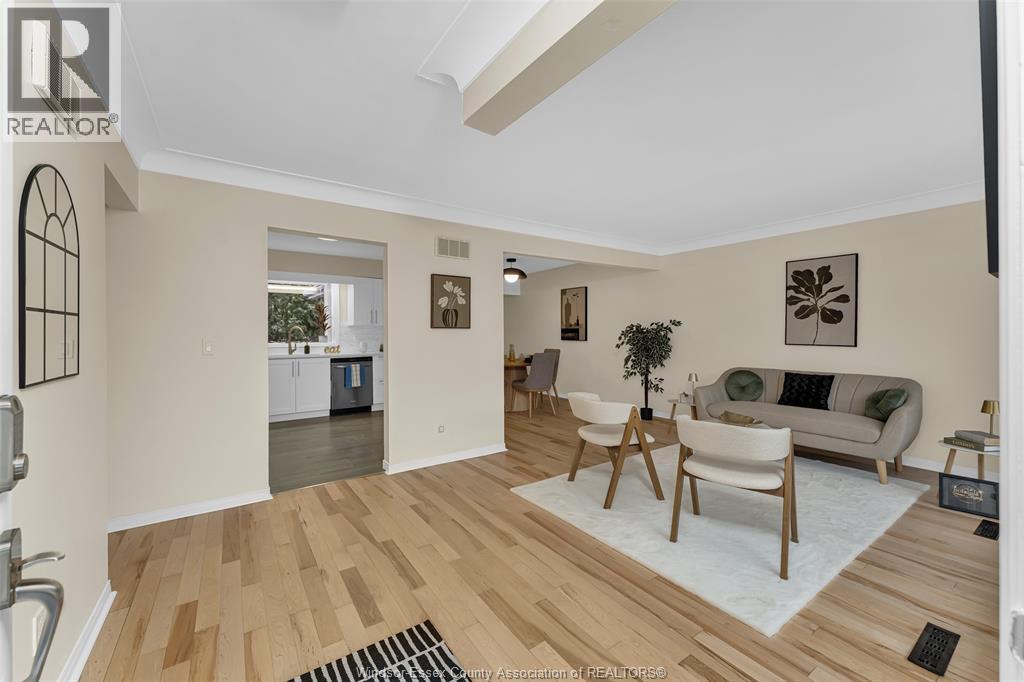 4069 Roseland Drive West, Windsor, Ontario  N9G 1Z7 - Photo 5 - 26018125