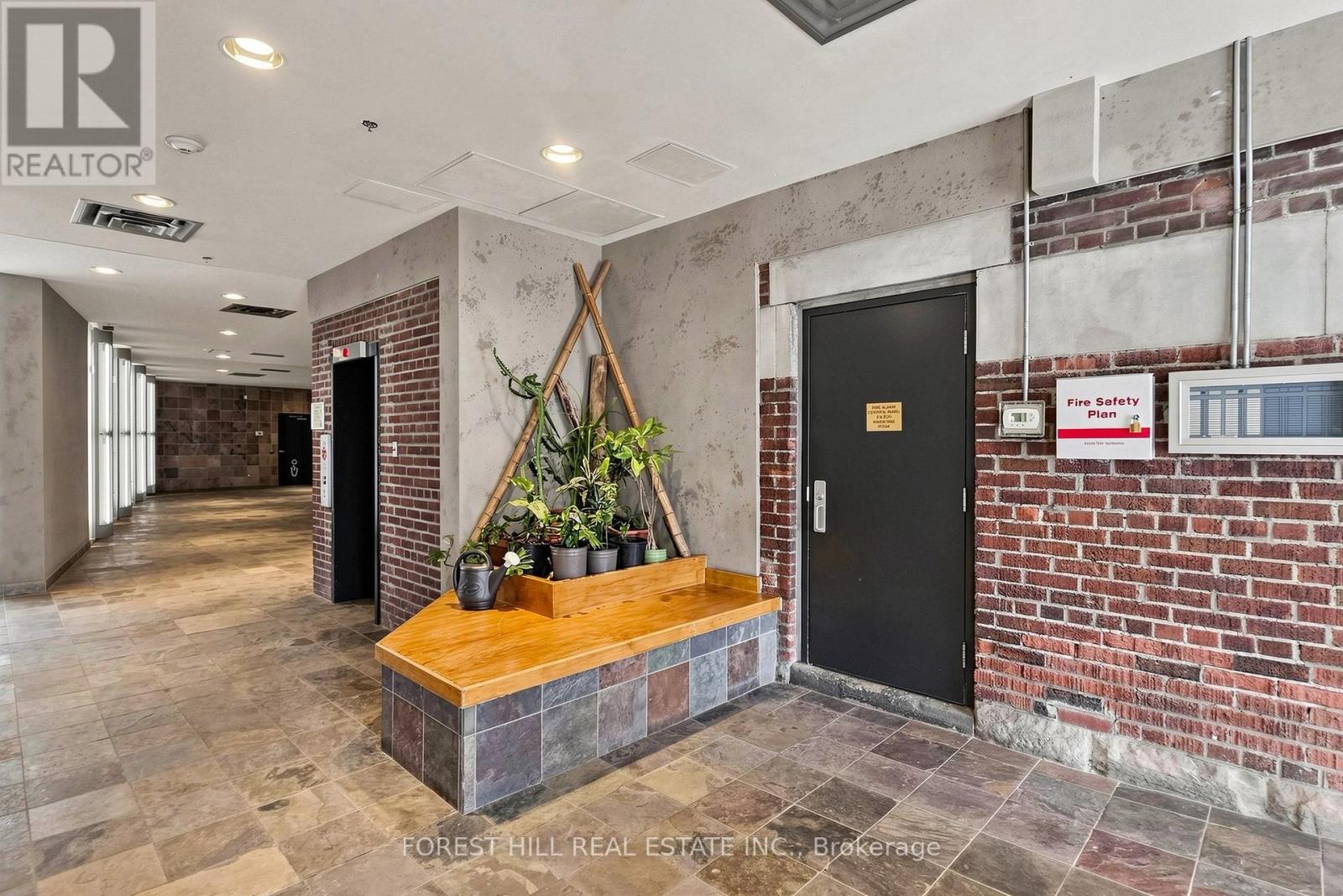 301 - 21 Nassau Street, Toronto, Ontario  M5T 3K6 - Photo 6 - C13610862