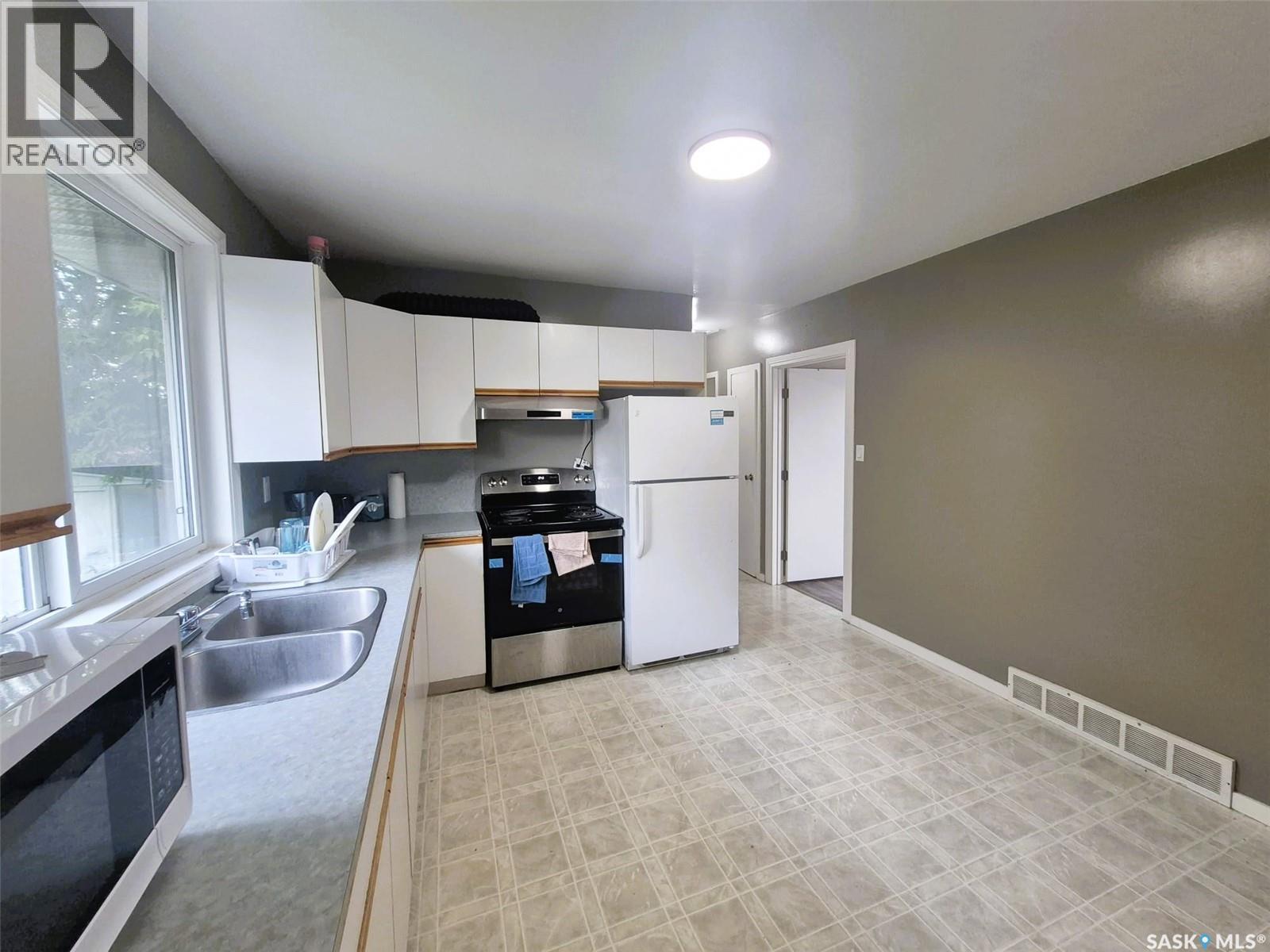 161 Darlington Street E, Yorkton, Saskatchewan  S3N 0E1 - Photo 3 - SK043728