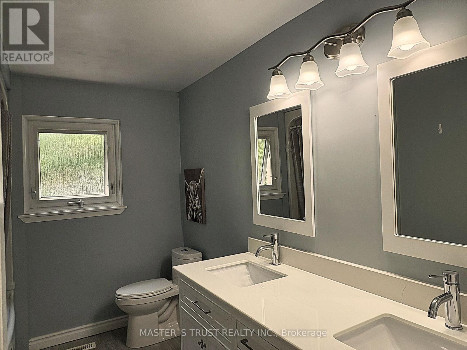 2253 Constance Drive, Oakville, Ontario  L6J 5L8 - Photo 11 - W12901314