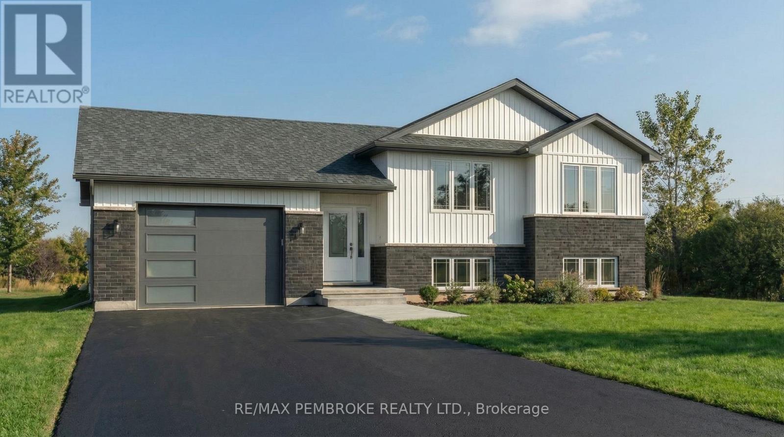 22 EDDY CRESCENT, Pembroke, Ontario