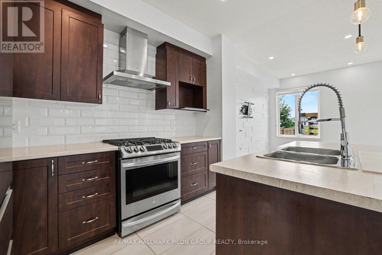 38 Riddell Street, Carleton Place, Ontario  K7C 0J4 - Photo 7 - X13611812