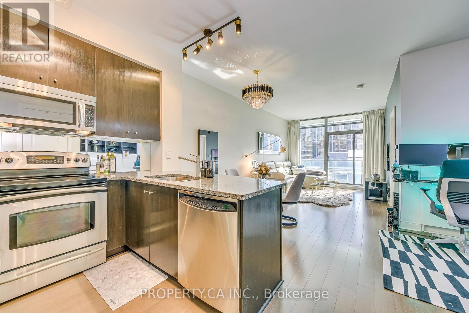 406 - 21 Scollard Street, Toronto, Ontario  M5R 1G1 - Photo 9 - C13611842