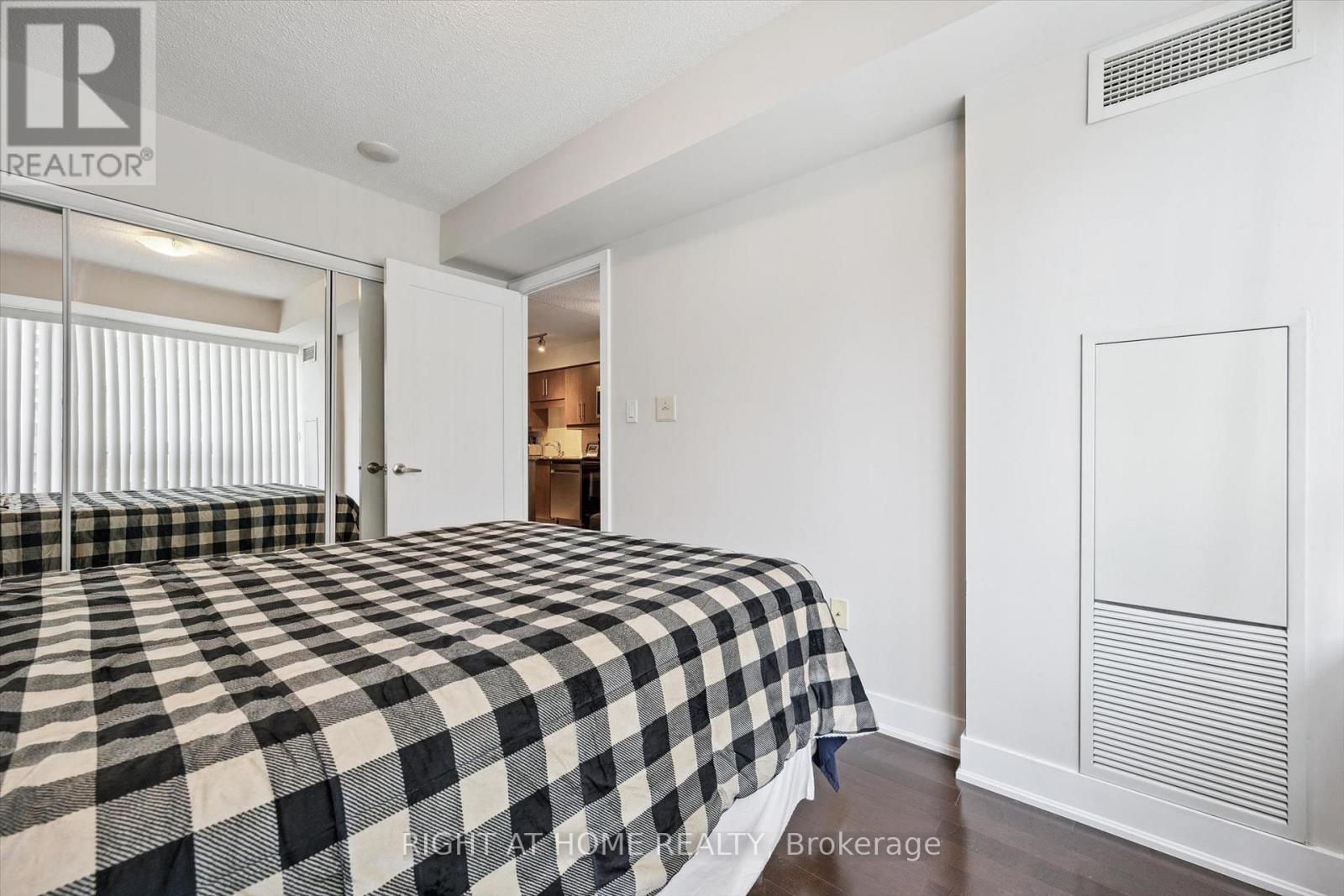 1508 - 20 Blue Jays Way, Toronto, Ontario  M5V 3W6 - Photo 14 - C13611852