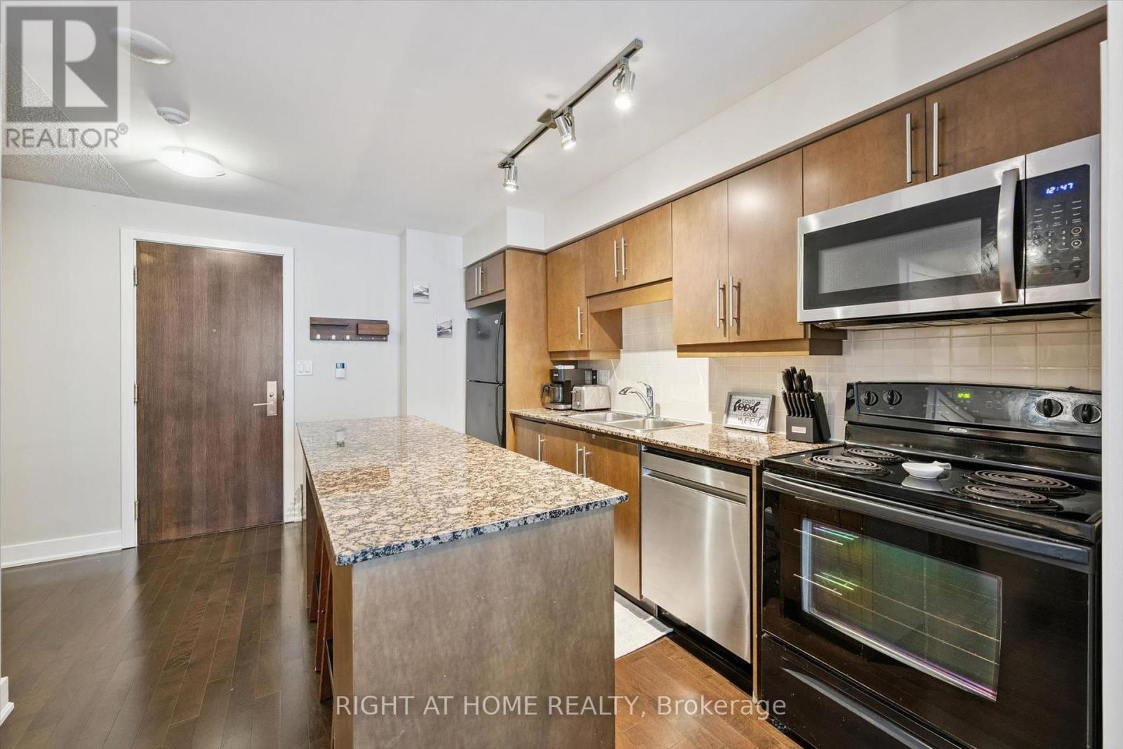 1508 - 20 Blue Jays Way, Toronto, Ontario  M5V 3W6 - Photo 8 - C13611852