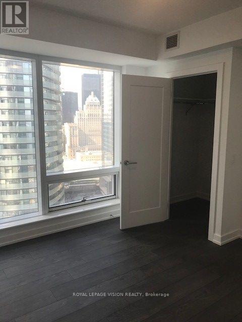 2703 - 10 York Street, Toronto, Ontario  M5J 0E1 - Photo 7 - C13612002