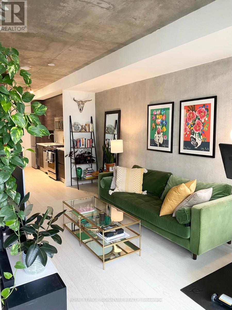1413 - 111 Bathurst Street, Toronto, Ontario  M5V 0M9 - Photo 2 - C13612052