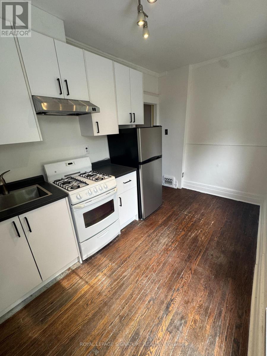 920 Woodbine Avenue, Toronto, Ontario  M4C 4B7 - Photo 2 - E13612074