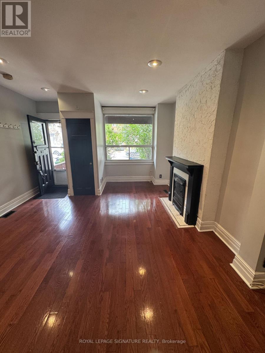 920 Woodbine Avenue, Toronto, Ontario  M4C 4B7 - Photo 5 - E13612074