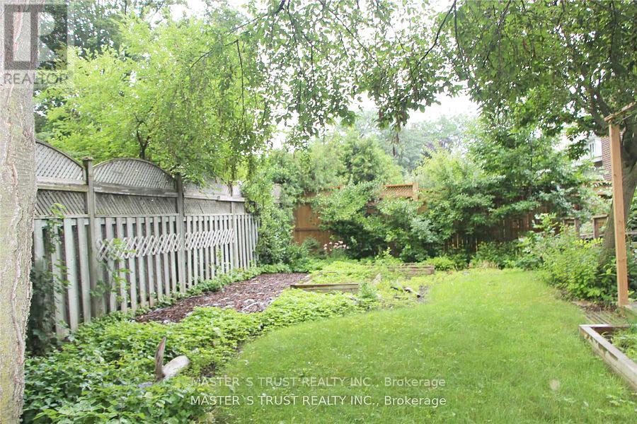 2253 Constance Drive, Oakville, Ontario  L6J 5L8 - Photo 8 - W12901314