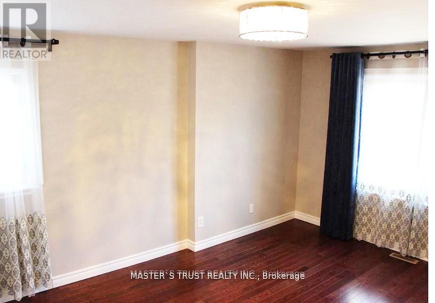 2253 Constance Drive, Oakville, Ontario  L6J 5L8 - Photo 7 - W12901314