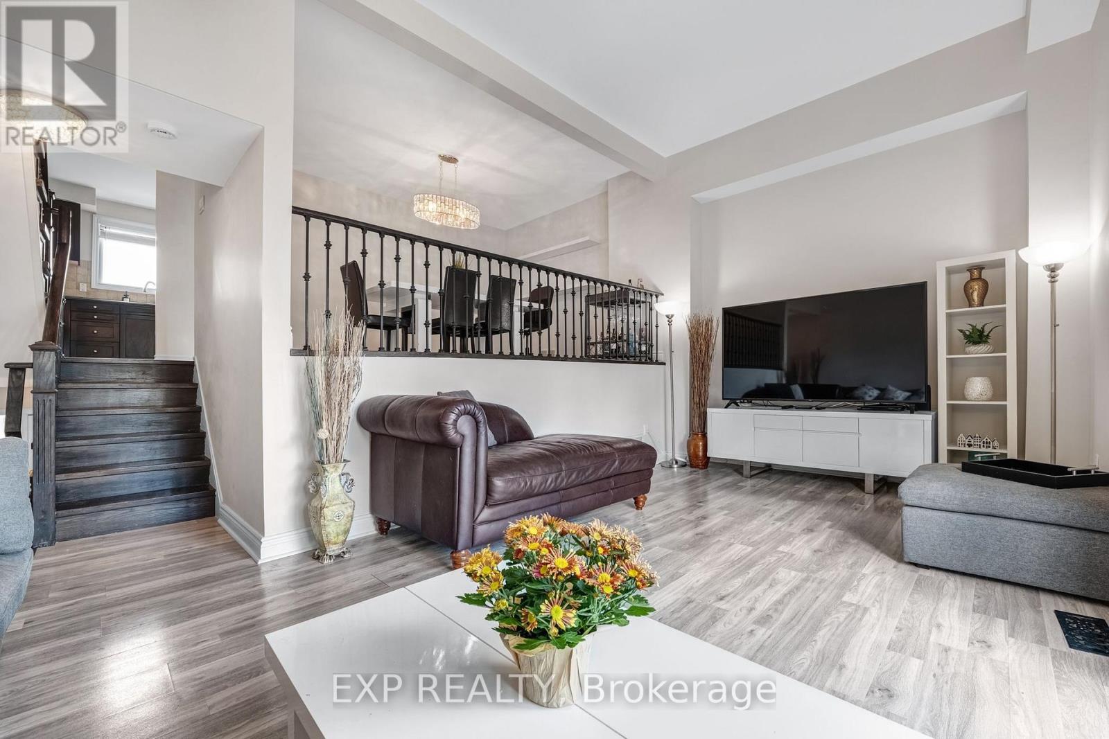 6 Poplar Crescent, Aurora, Ontario  L4G 3M4 - Photo 10 - N13611808