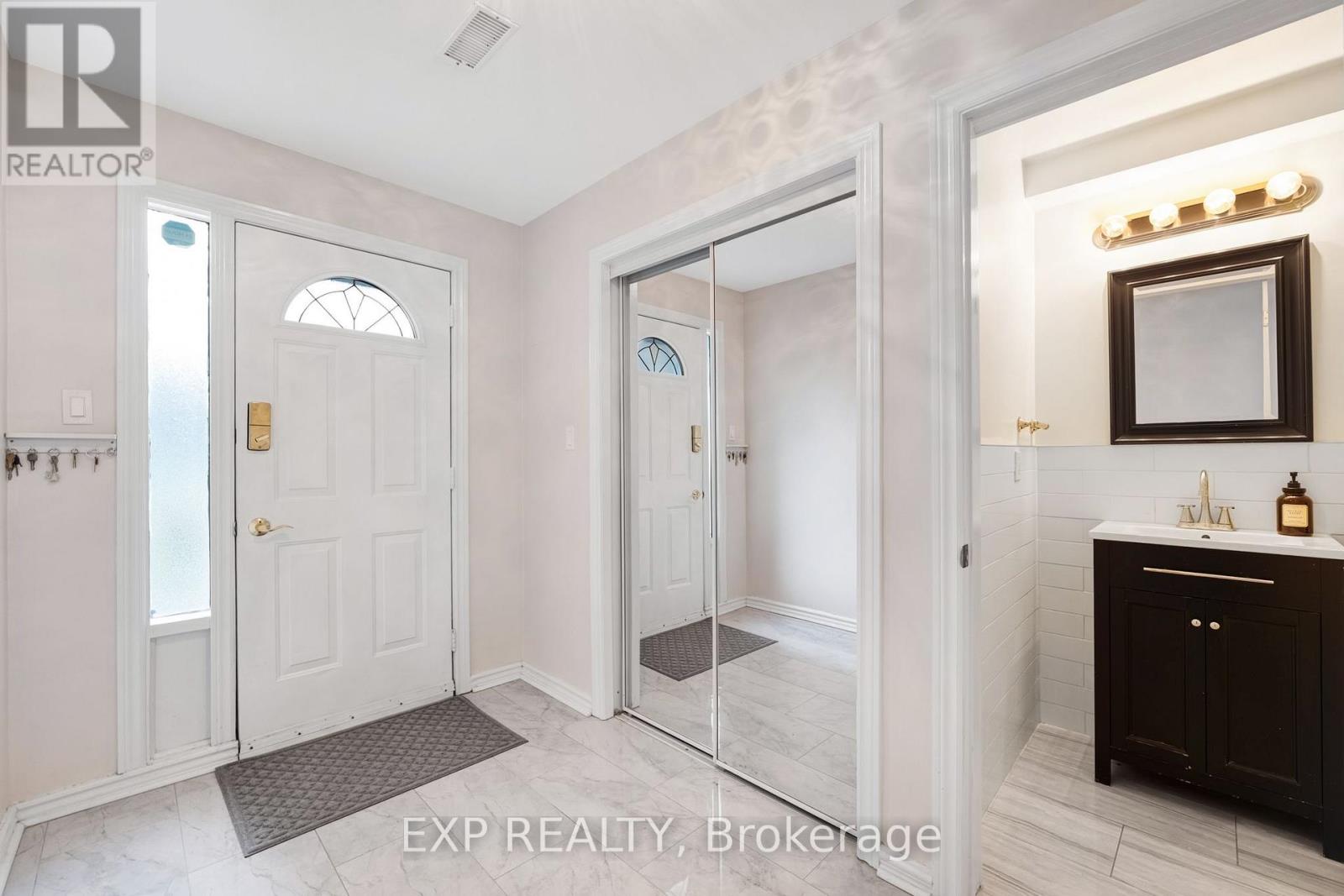 6 Poplar Crescent, Aurora, Ontario  L4G 3M4 - Photo 6 - N13611808