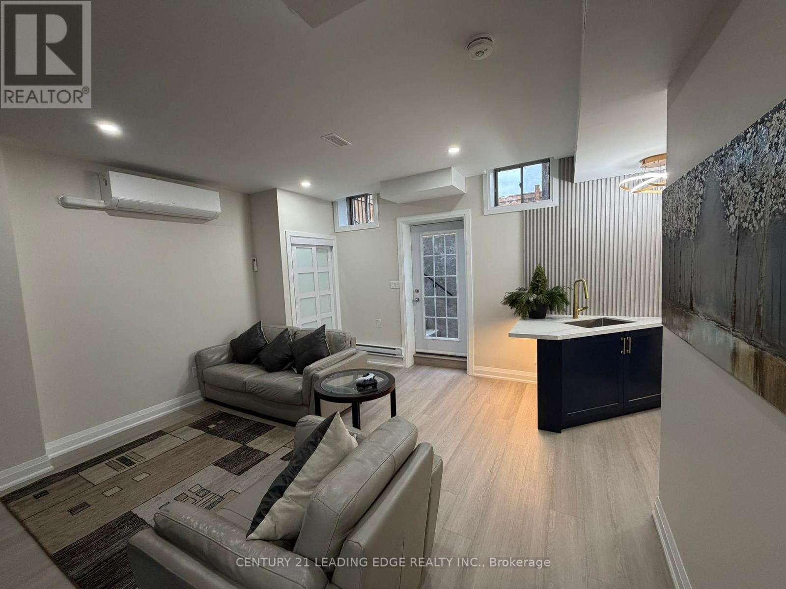 7 Suttonrail Way, Whitchurch-Stouffville, Ontario  L4A 4X5 - Photo 4 - N13611822