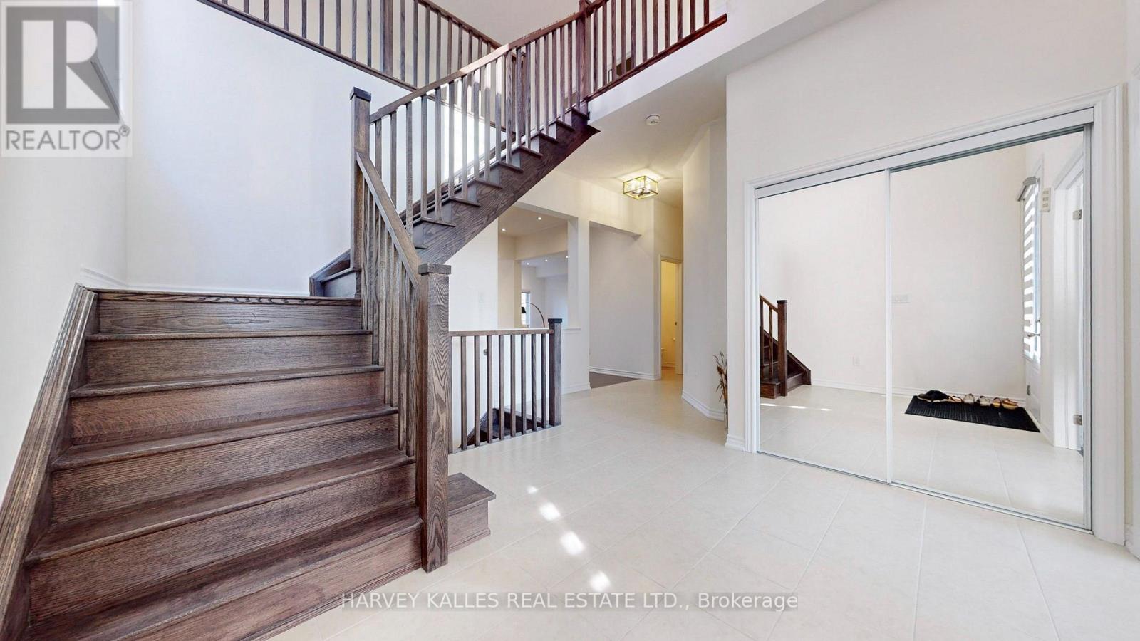 56 Charles White Court, East Gwillimbury (Sharon), Ontario  L0G 1V0 - Photo 11 - N13611834