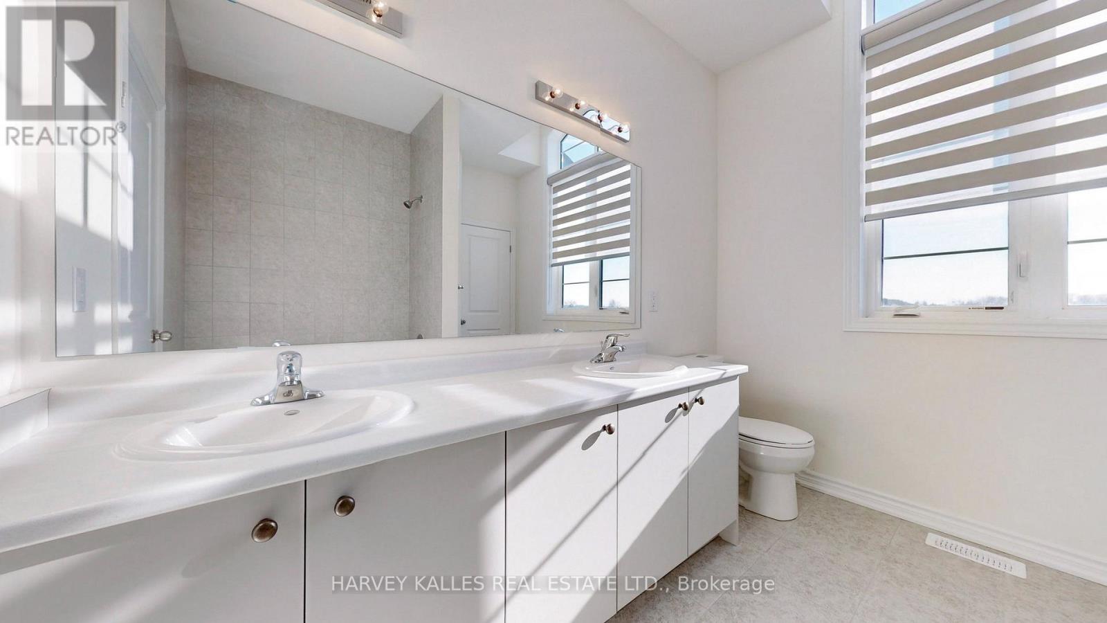 56 Charles White Court, East Gwillimbury (Sharon), Ontario  L0G 1V0 - Photo 16 - N13611834