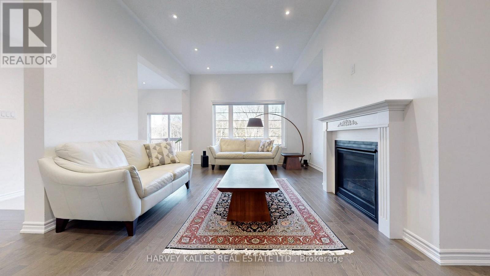 56 Charles White Court, East Gwillimbury (Sharon), Ontario  L0G 1V0 - Photo 2 - N13611834