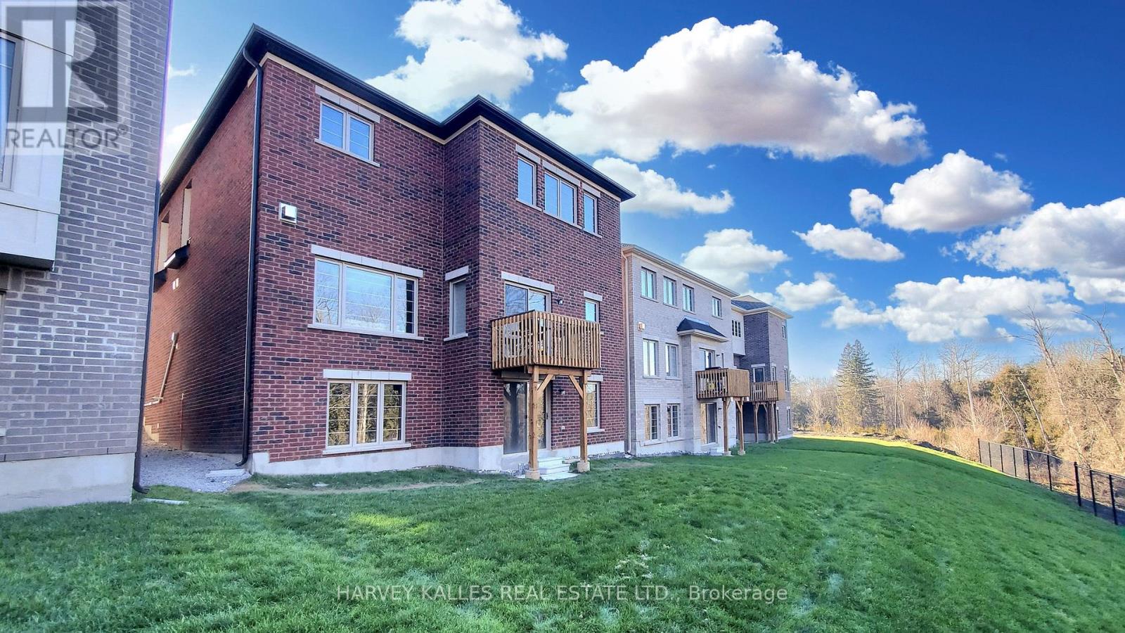 56 Charles White Court, East Gwillimbury (Sharon), Ontario  L0G 1V0 - Photo 22 - N13611834