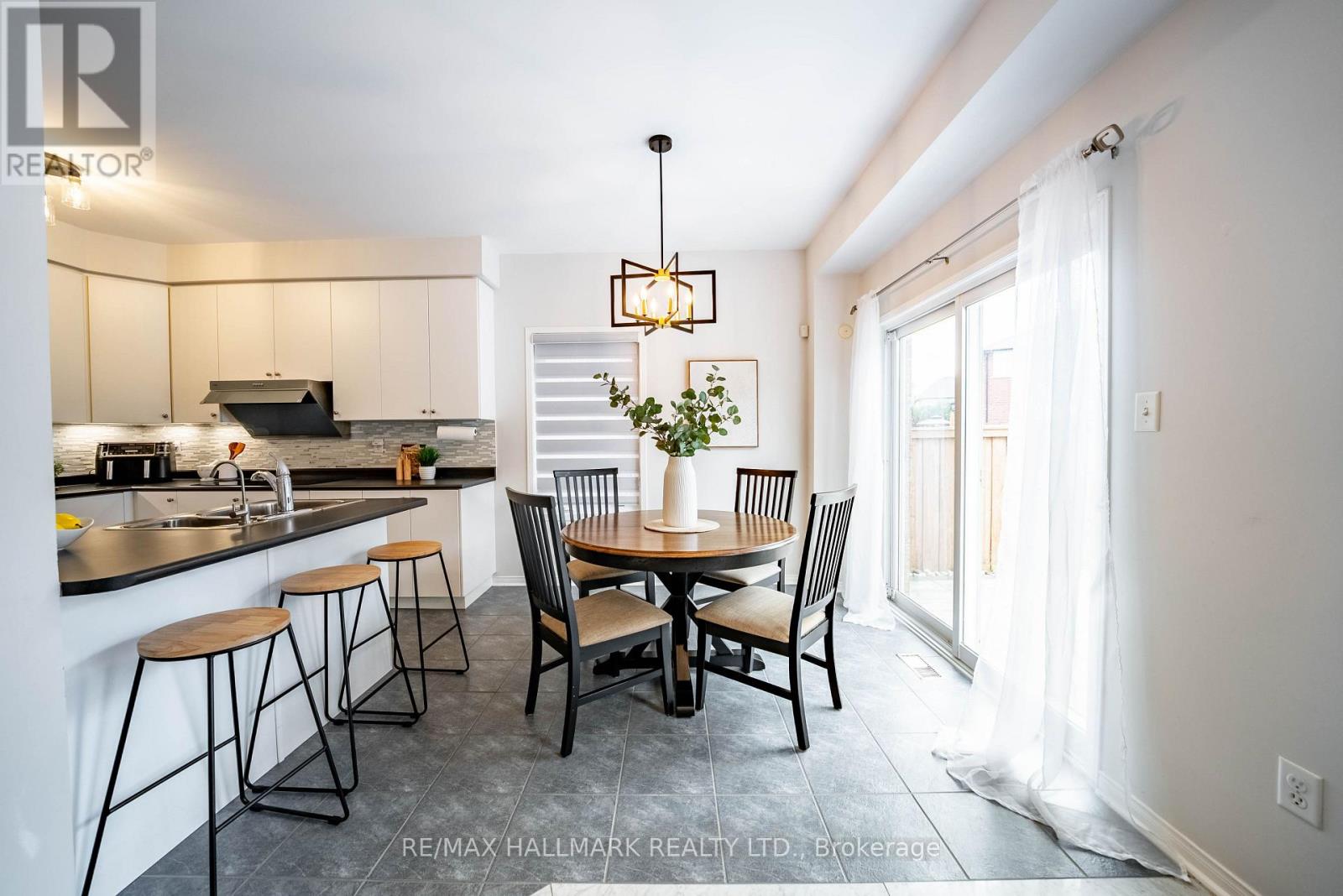 406 Reeves Way Boulevard, Whitchurch-Stouffville, Ontario  L4A 0H3 - Photo 16 - N13611848