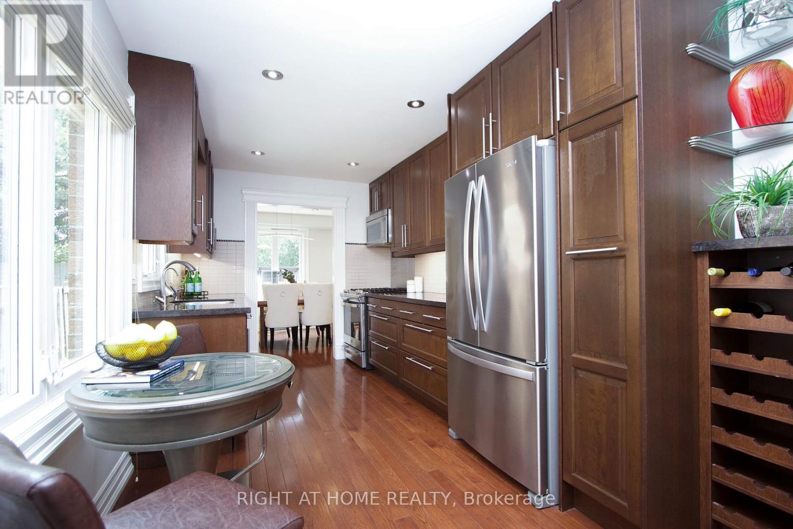 137 Joanna Crescent, Vaughan (Crestwood-Springfarm-Yorkhill), Ontario  L4J 5G3 - Photo 10 - N13611916