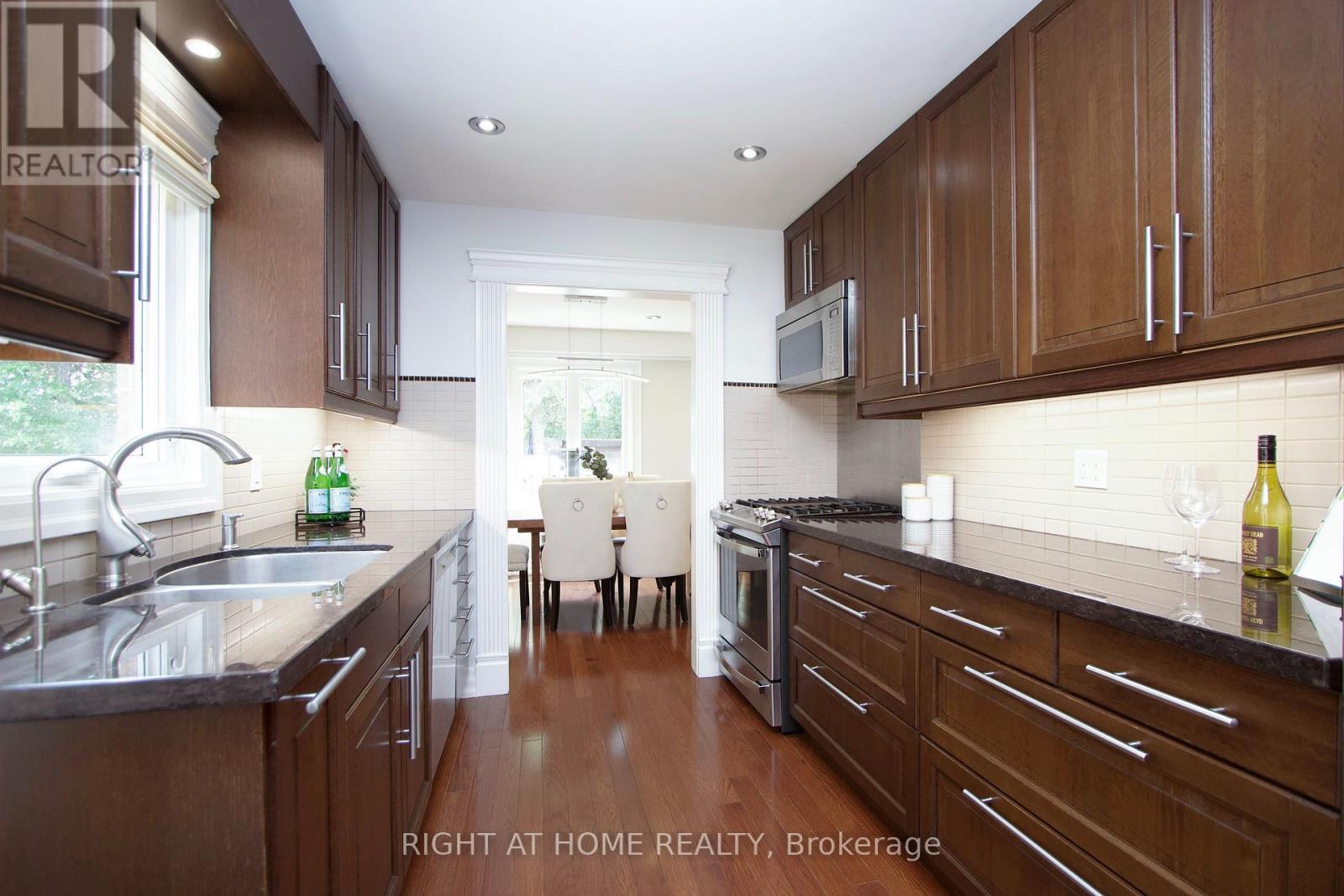 137 Joanna Crescent, Vaughan (Crestwood-Springfarm-Yorkhill), Ontario  L4J 5G3 - Photo 11 - N13611916