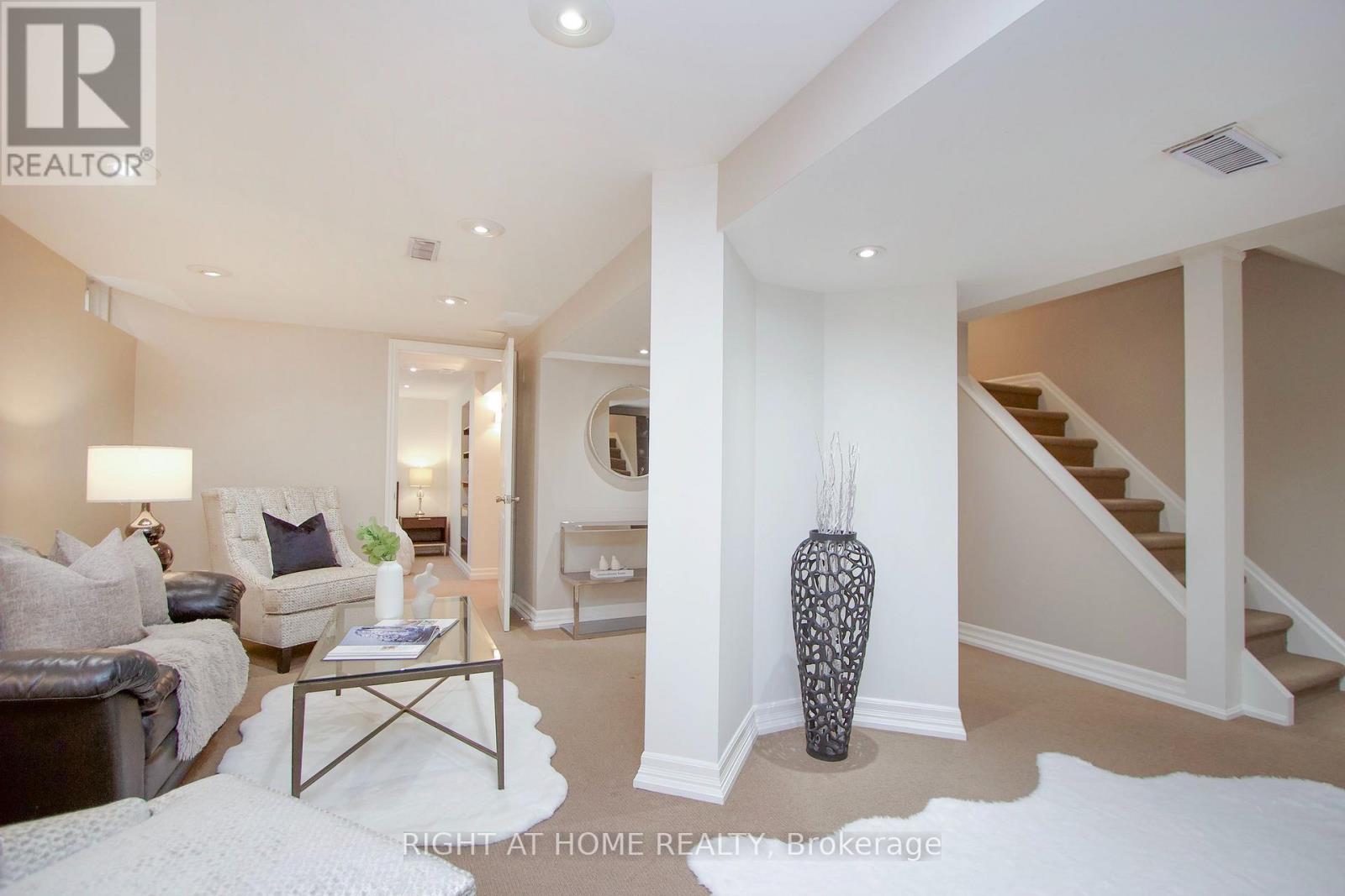 137 Joanna Crescent, Vaughan (Crestwood-Springfarm-Yorkhill), Ontario  L4J 5G3 - Photo 35 - N13611916