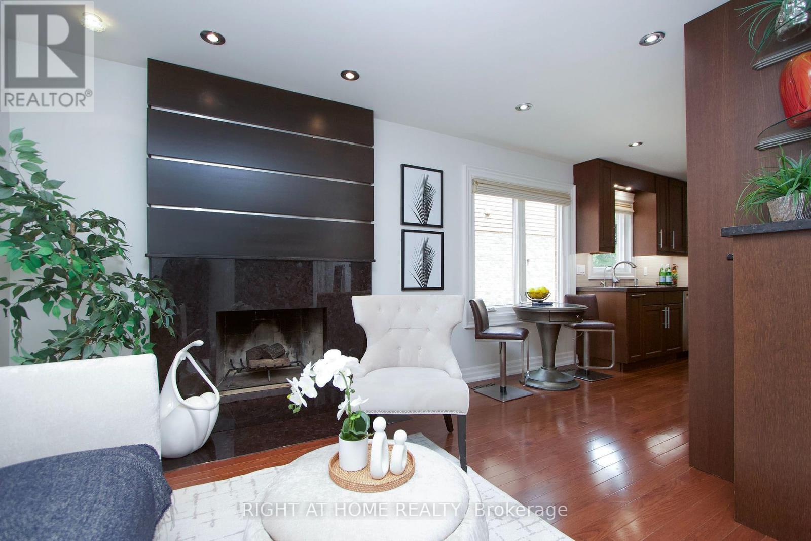 137 Joanna Crescent, Vaughan (Crestwood-Springfarm-Yorkhill), Ontario  L4J 5G3 - Photo 7 - N13611916