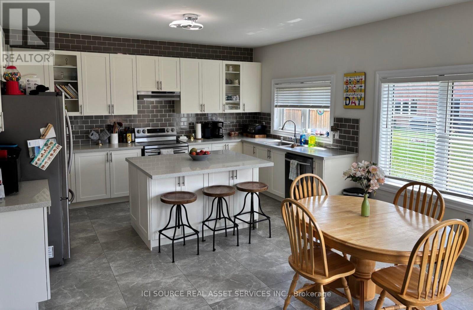 1011 Wickham Road, Innisfil, Ontario  L9S 0N5 - Photo 5 - N13612064
