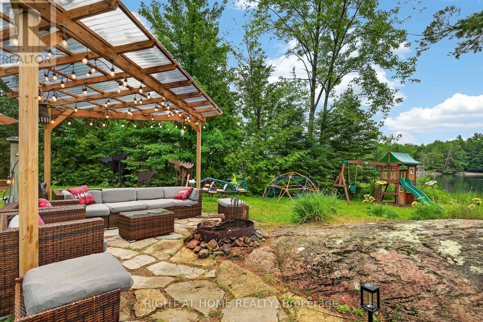 3583 Riverdale Drive, Severn (Washago), Ontario  L0K 2B0 - Photo 9 - S13612098
