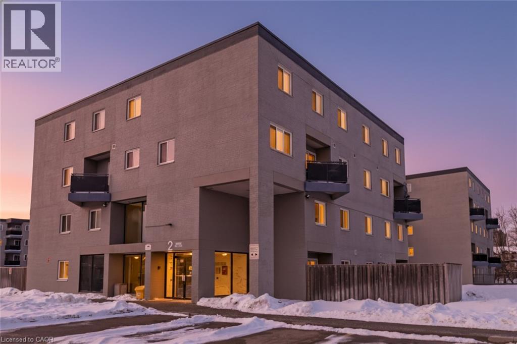 2001 BONNYMEDE Drive Unit# 119 Mississauga Ontario Canada L5J4H8 4