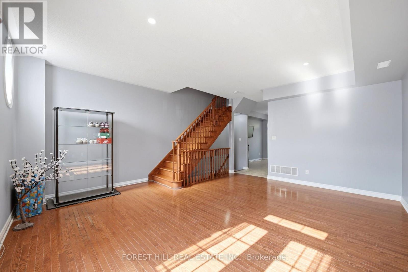 12 Lambrinos Lane, Toronto, Ontario  M3N 0A1 - Photo 9 - W13611872