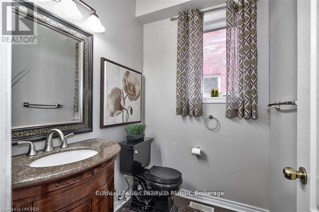 2499 Highmount Crescent, Oakville, Ontario  L6M 4Z1 - Photo 14 - W13612044