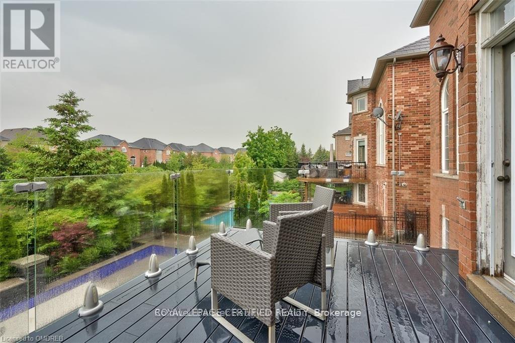 2499 Highmount Crescent, Oakville, Ontario  L6M 4Z1 - Photo 18 - W13612044
