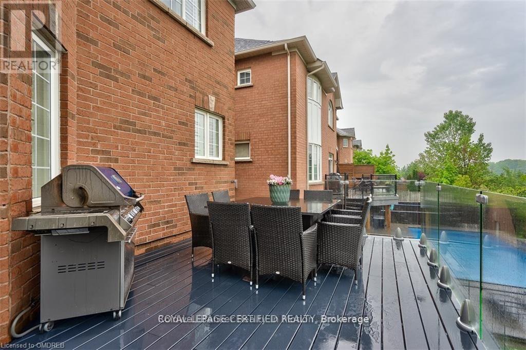 2499 Highmount Crescent, Oakville, Ontario  L6M 4Z1 - Photo 19 - W13612044