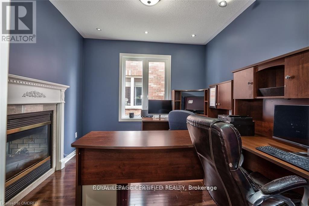 2499 Highmount Crescent, Oakville, Ontario  L6M 4Z1 - Photo 23 - W13612044