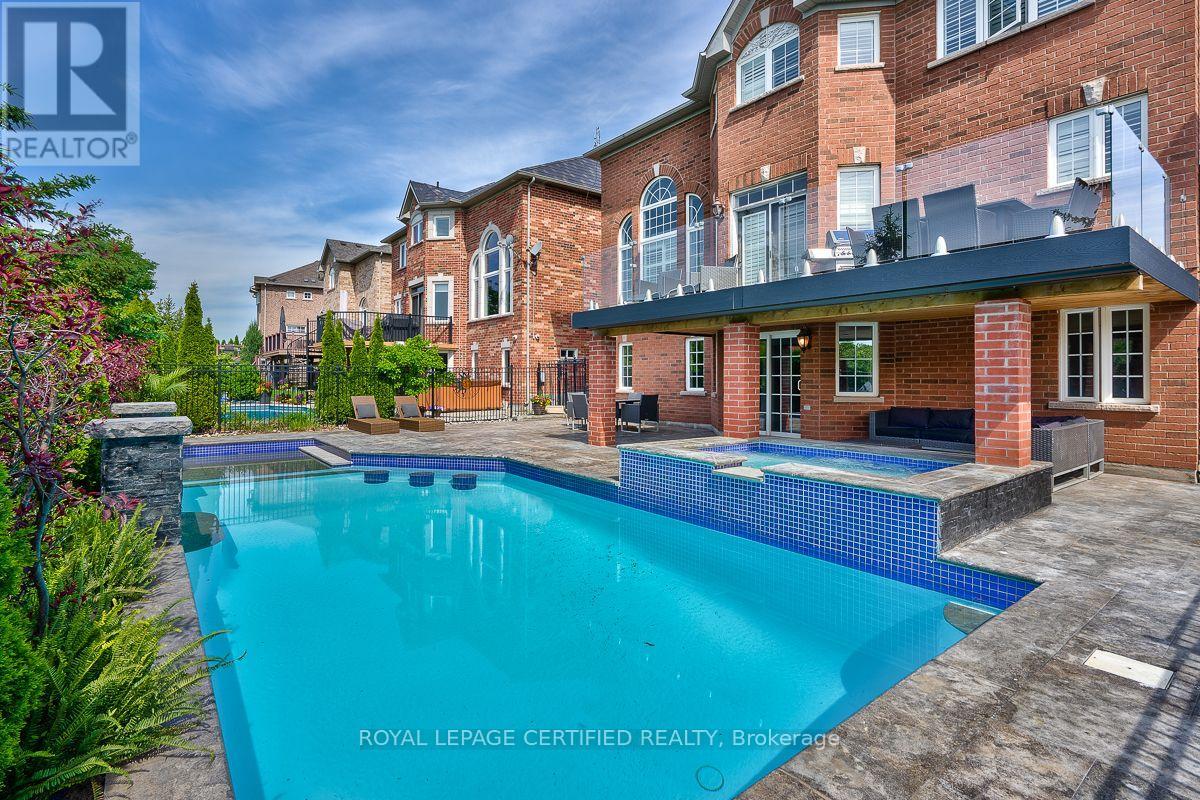 2499 Highmount Crescent, Oakville, Ontario  L6M 4Z1 - Photo 3 - W13612044
