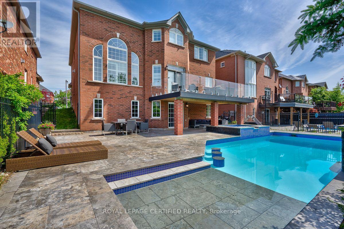 2499 Highmount Crescent, Oakville, Ontario  L6M 4Z1 - Photo 4 - W13612044