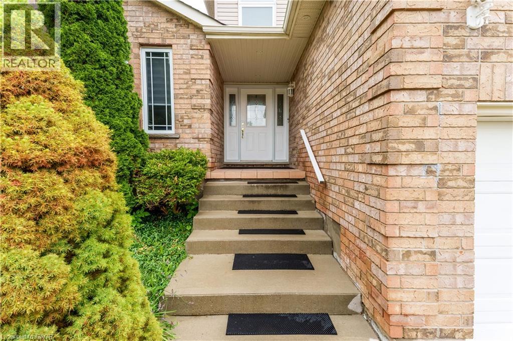 519 Yorkshire Drive, Waterloo, Ontario  N2T 2V1 - Photo 3 - 40849801