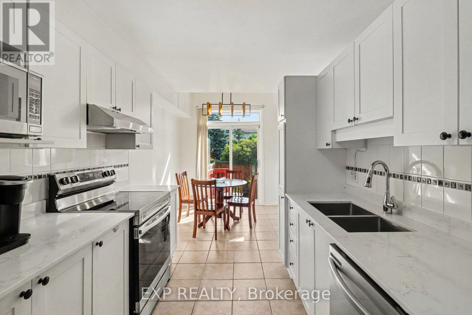 203 Duntroon Circle, Ottawa, Ontario  K1T 4C9 - Photo 11 - X13612126