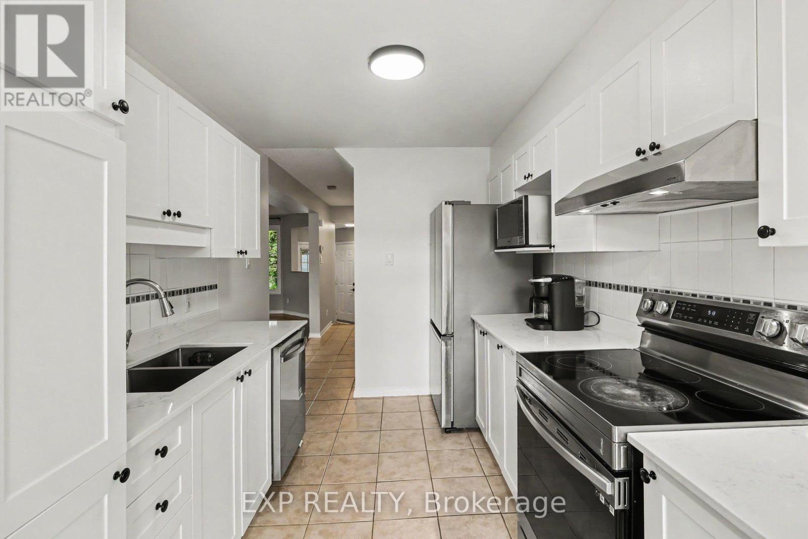 203 Duntroon Circle, Ottawa, Ontario  K1T 4C9 - Photo 8 - X13612126