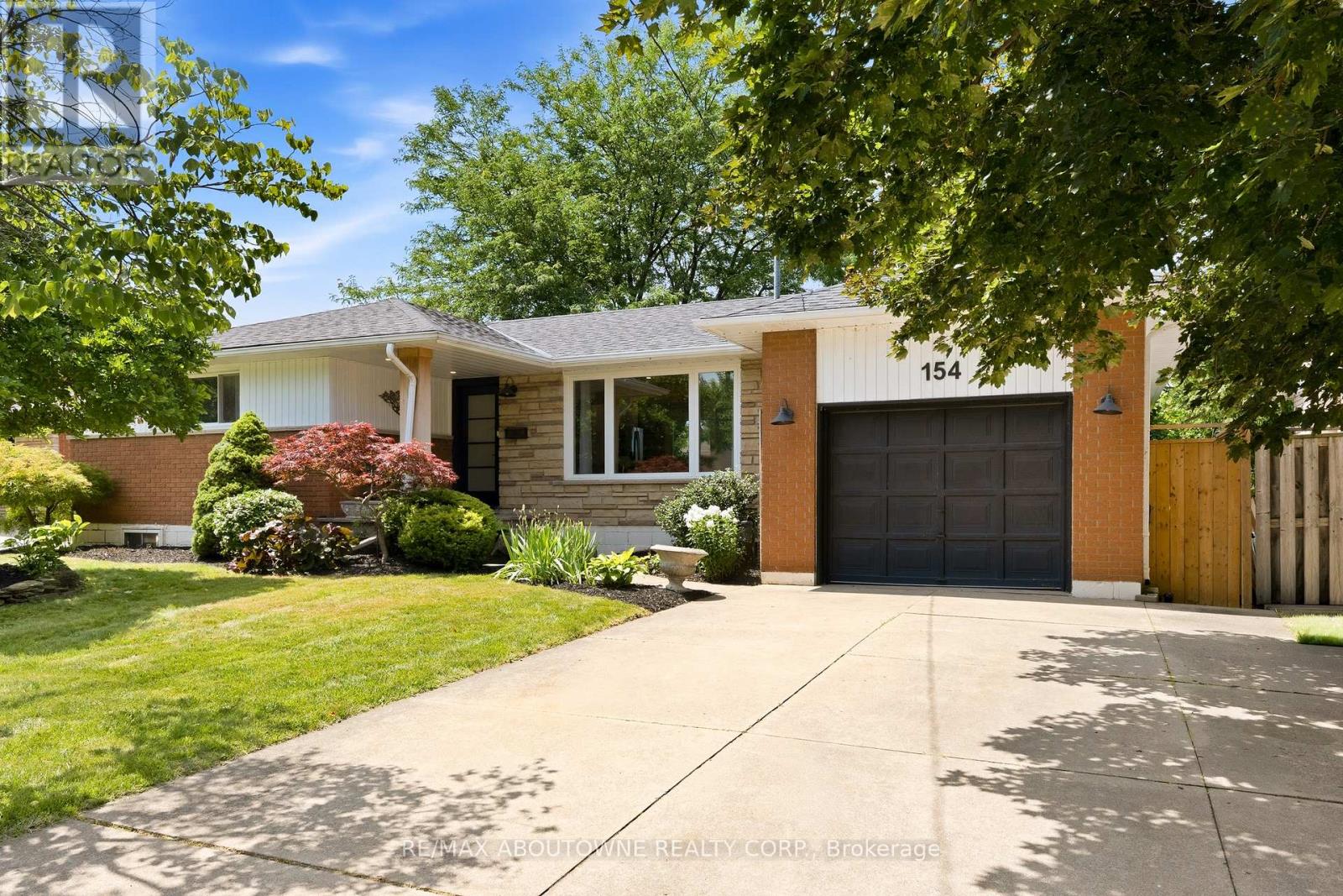 154 LAKESIDE DRIVE, Grimsby, Ontario