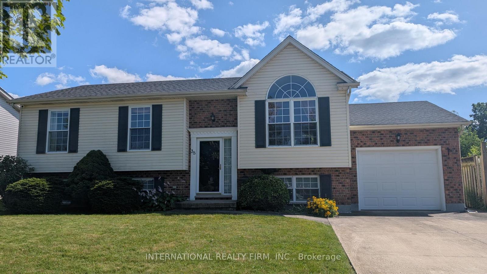 38 WINDLE VILLAGE CRESCENT, Thorold, Ontario
