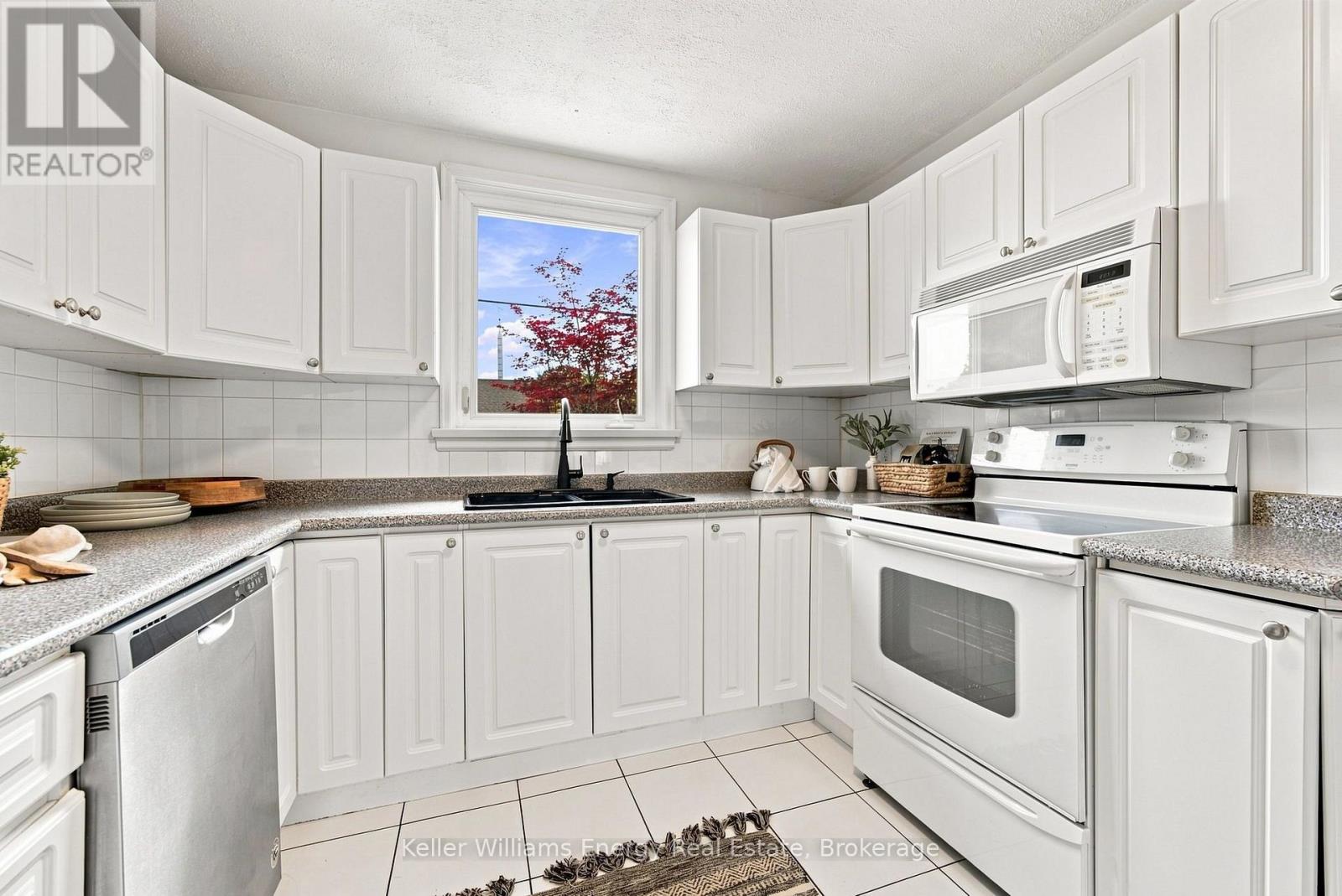 172 Central Park Boulevard S, Oshawa (Central), Ontario  L1H 5W7 - Photo 12 - E13612436